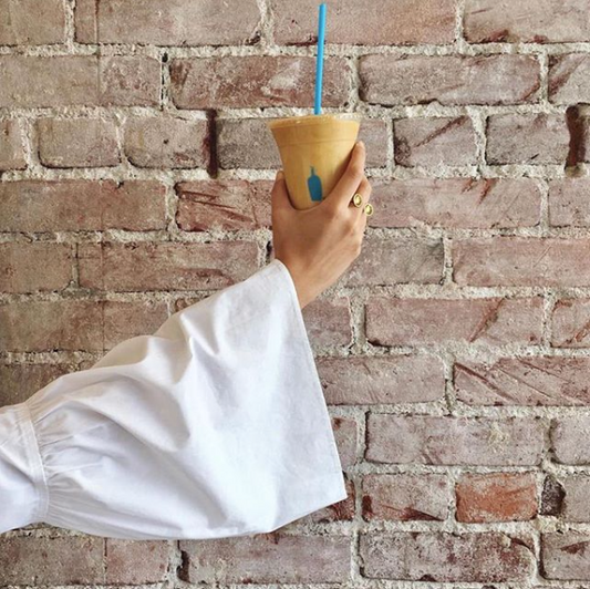 Coffee please | Anillo LOA sobre Carla Cob